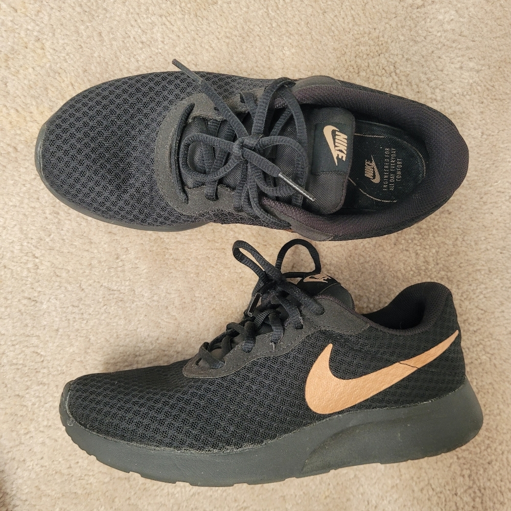 Nike Black Sneakers